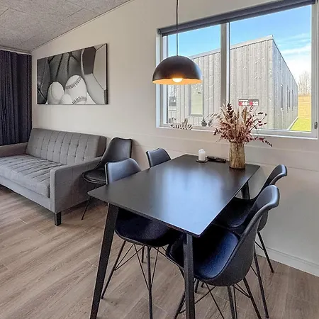 2 Bedroom Cozy In *