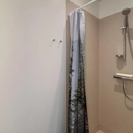 Апартаменты 2 Bedroom Cozy In