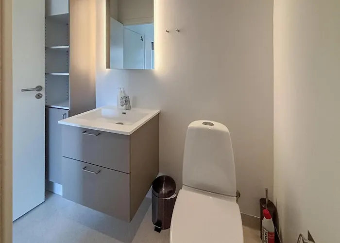 2 Bedroom Cozy In
